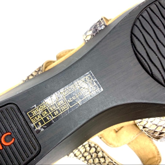 Vionic Orthotic Wedge Sandals Snake Embossed - Picture 9 of 9